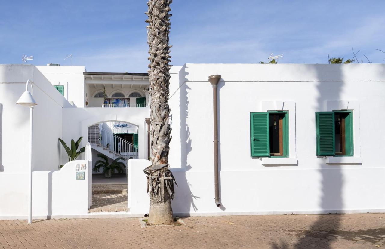 Bed and Breakfast Le Tre Sirene Porto Cesareo Exterior foto